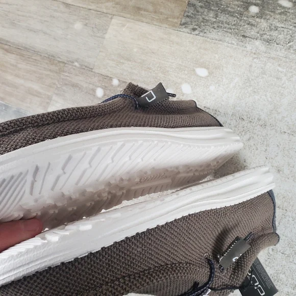 Hey Dude Wally Paisley Shoes Chocolate White Casual Walking Slip-On Shoes NWOB - Picture 8 of 15